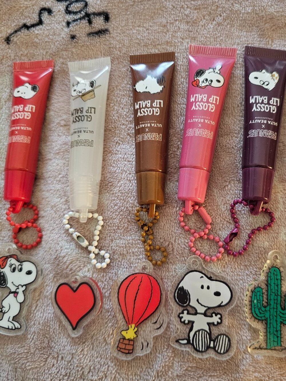 Peanuts x Ulta Beauty Glossy Lip Balm Set 6-Piece Keychain Lip Gloss Collection